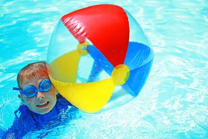 swimming pool games - blow up ball (photo)