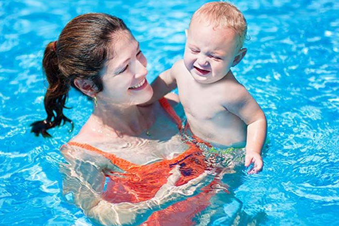 swimming lessons for babies at home (photo)