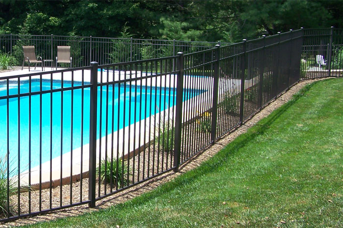 pool fence buying guide (photo)